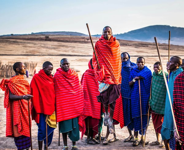Comment vivre une immersion culturelle avec les tribus Maasai en Tanzanie?